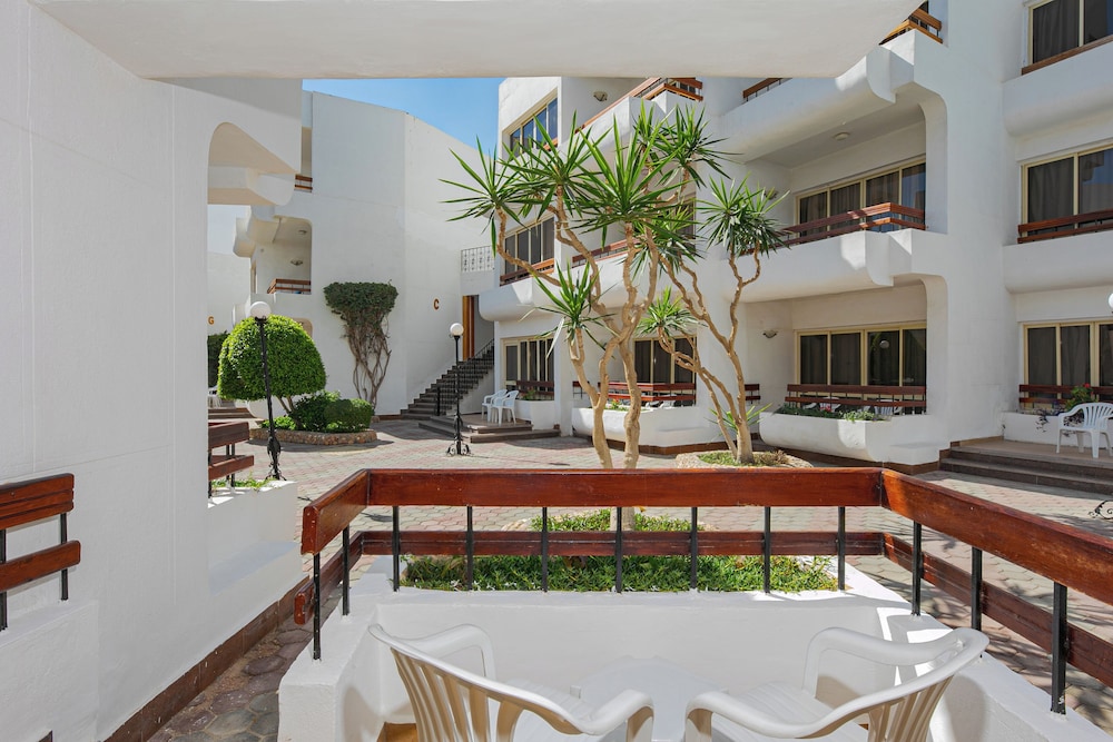 Marlin Inn Azur Resort — Hotel building in Hurghada, Red Sea