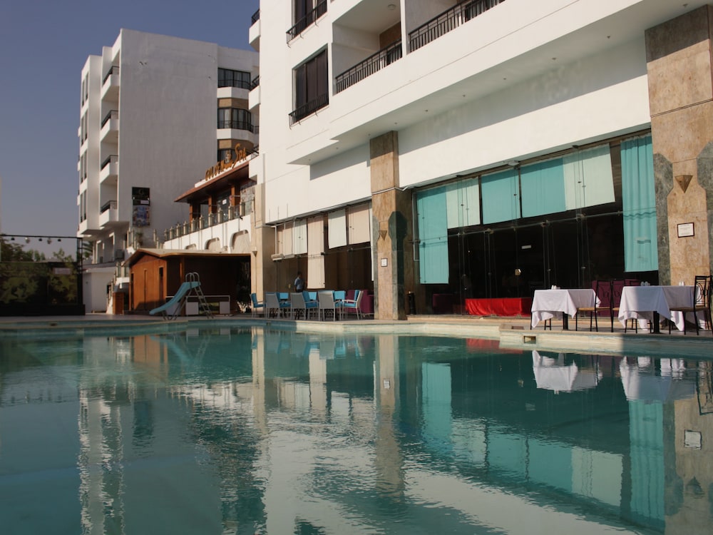 Marlin Inn Azur Resort — Swimming pool in Hurghada, Red Sea