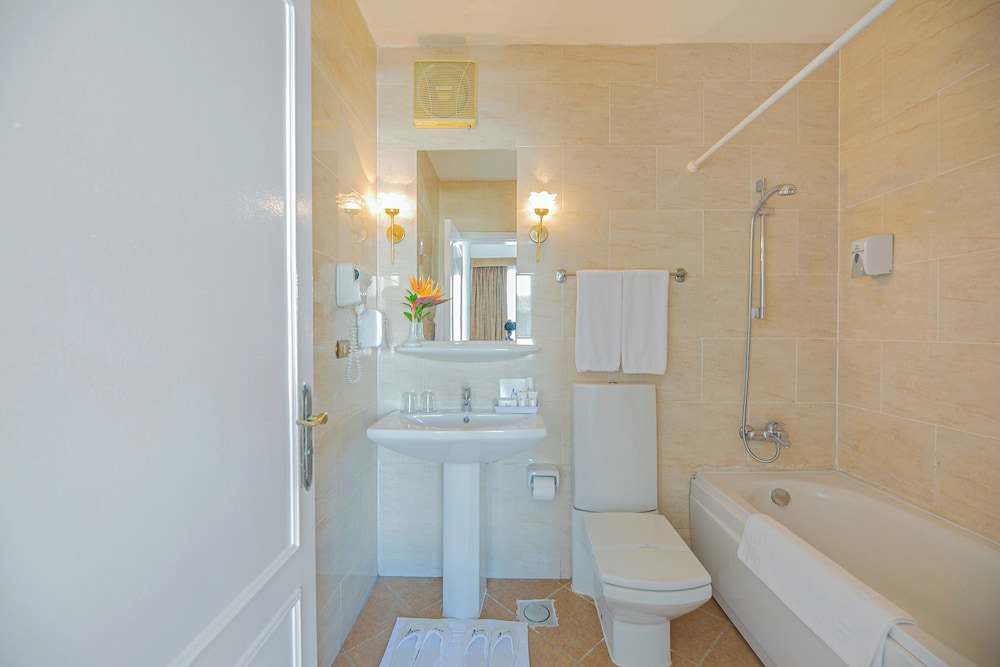 Marlin Inn Azur Resort — Hotel rooms in Hurghada, Red Sea