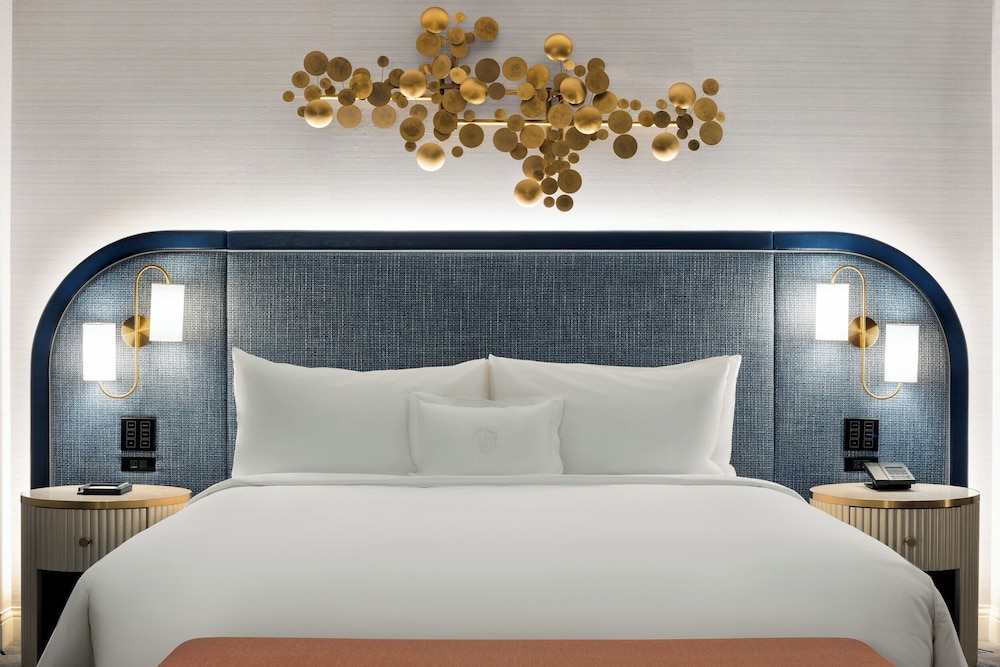 Fontainebleau Las Vegas, MICHELIN Key Award Hotel — Hotel rooms in Las Vegas, Nevada