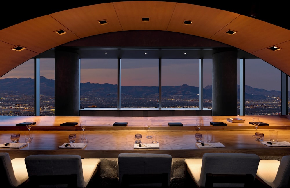 Fontainebleau Las Vegas, MICHELIN Key Award Hotel — Restaurant & bars in Las Vegas, Nevada