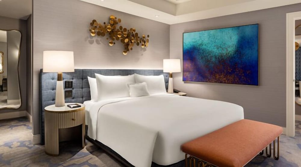 Fontainebleau Las Vegas, MICHELIN Key Award Hotel — Hotel rooms in Las Vegas, Nevada