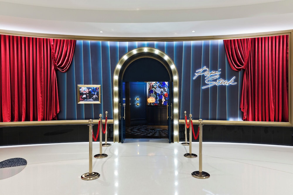 Fontainebleau Las Vegas, MICHELIN Key Award Hotel — Restaurant & bars in Las Vegas, Nevada