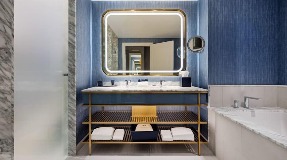 Fontainebleau Las Vegas, MICHELIN Key Award Hotel — Hotel rooms in Las Vegas, Nevada