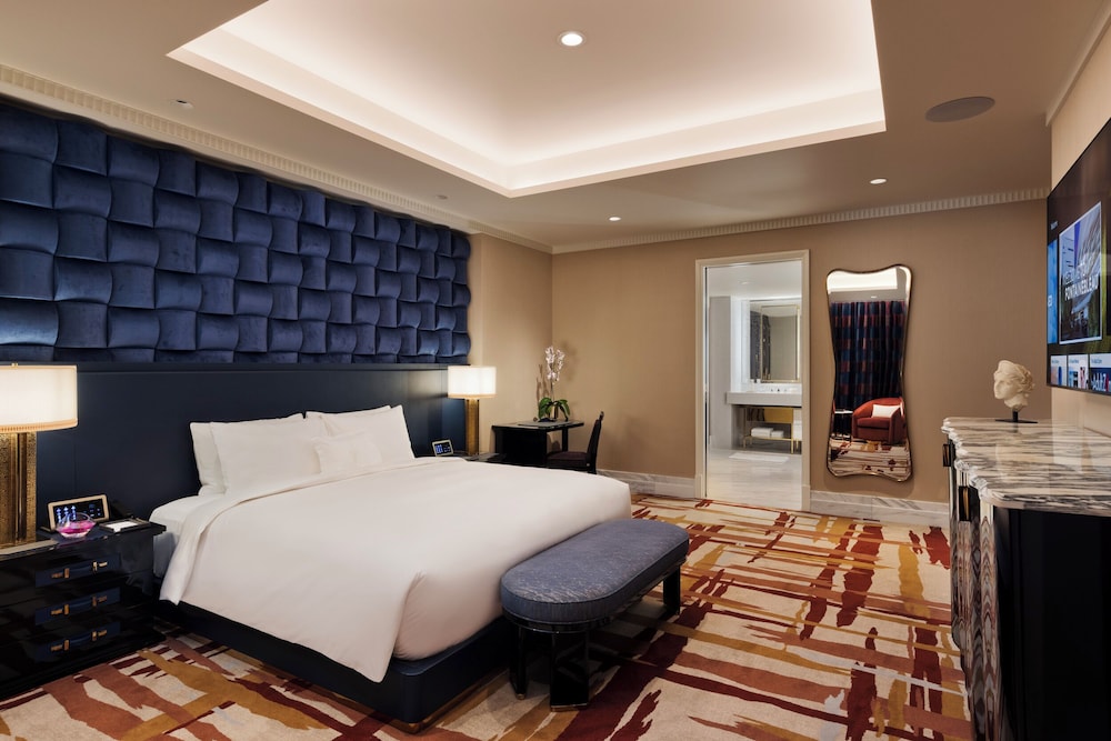 Fontainebleau Las Vegas, MICHELIN Key Award Hotel — Hotel rooms in Las Vegas, Nevada