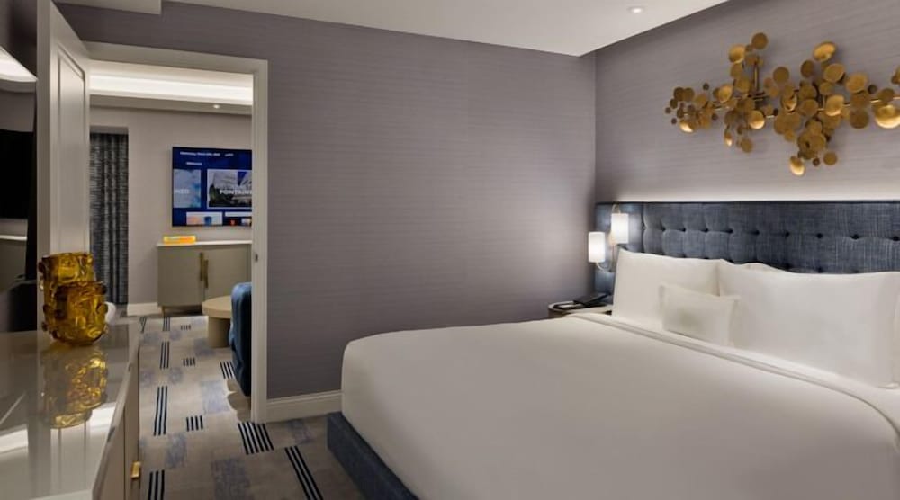 Fontainebleau Las Vegas, MICHELIN Key Award Hotel — Hotel rooms in Las Vegas, Nevada