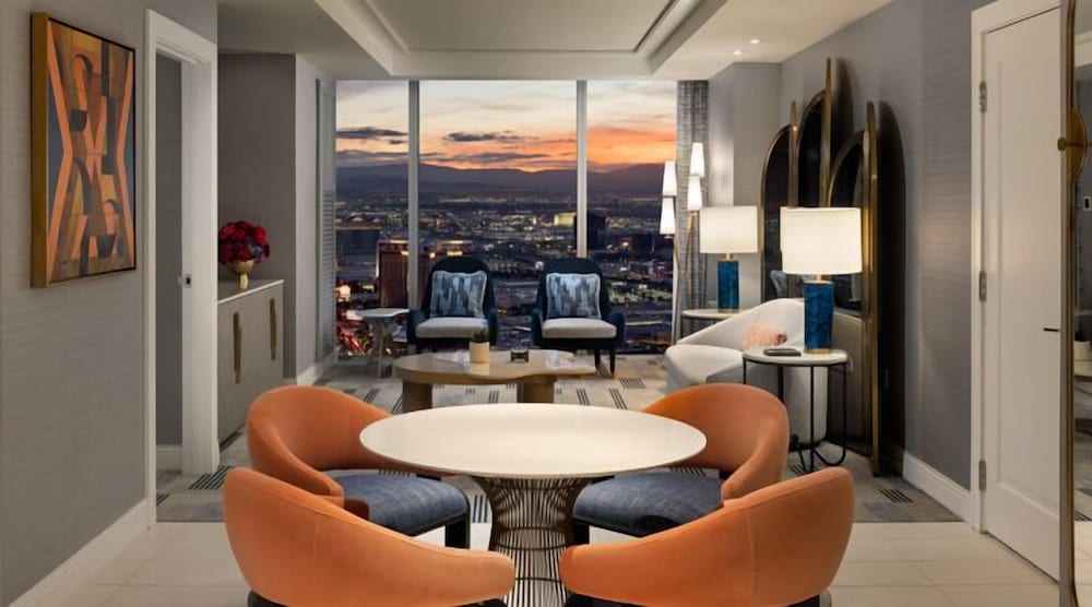 Fontainebleau Las Vegas, MICHELIN Key Award Hotel — Hotel rooms in Las Vegas, Nevada