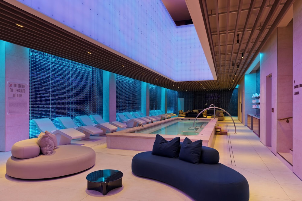 Fontainebleau Las Vegas, MICHELIN Key Award Hotel — Spa in Las Vegas, Nevada