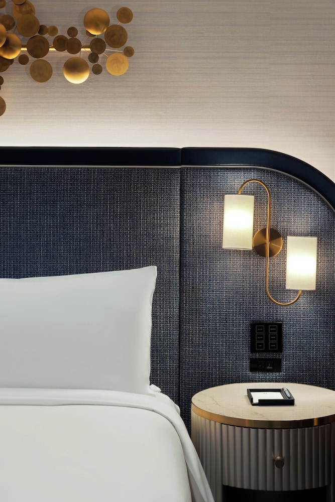Fontainebleau Las Vegas, MICHELIN Key Award Hotel — Hotel rooms in Las Vegas, Nevada