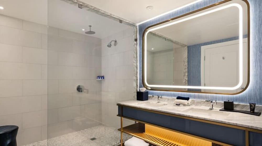 Fontainebleau Las Vegas, MICHELIN Key Award Hotel — Hotel rooms in Las Vegas, Nevada