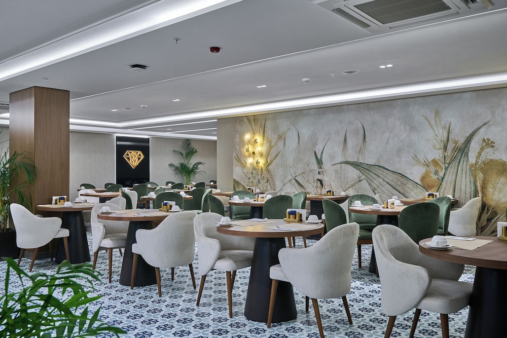 Rayelin Hotel Old City — Restaurant & bars in Istanbul, Istanbul