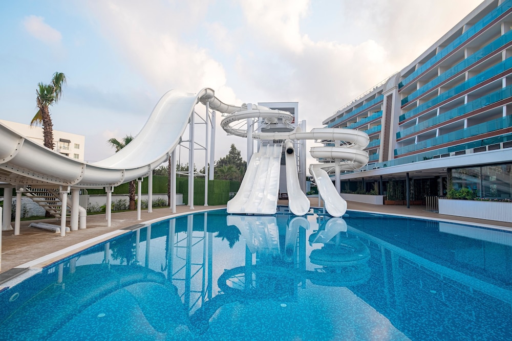 Rubi Platinum Sign - All inclusive — Swimming pool in Alanya