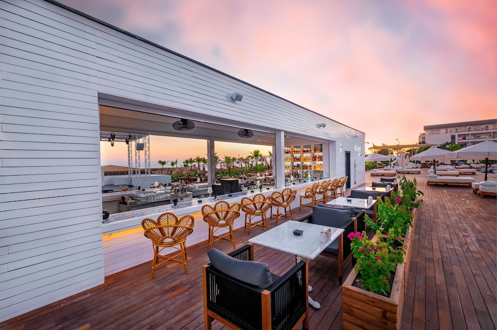 Rubi Platinum Sign - All inclusive — Restaurant & bars in Alanya