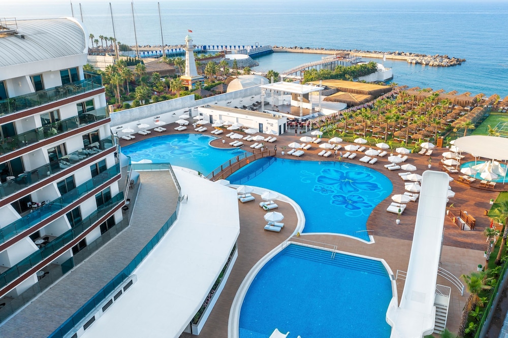 Rubi Platinum Sign - All inclusive — Swimming pool in Alanya