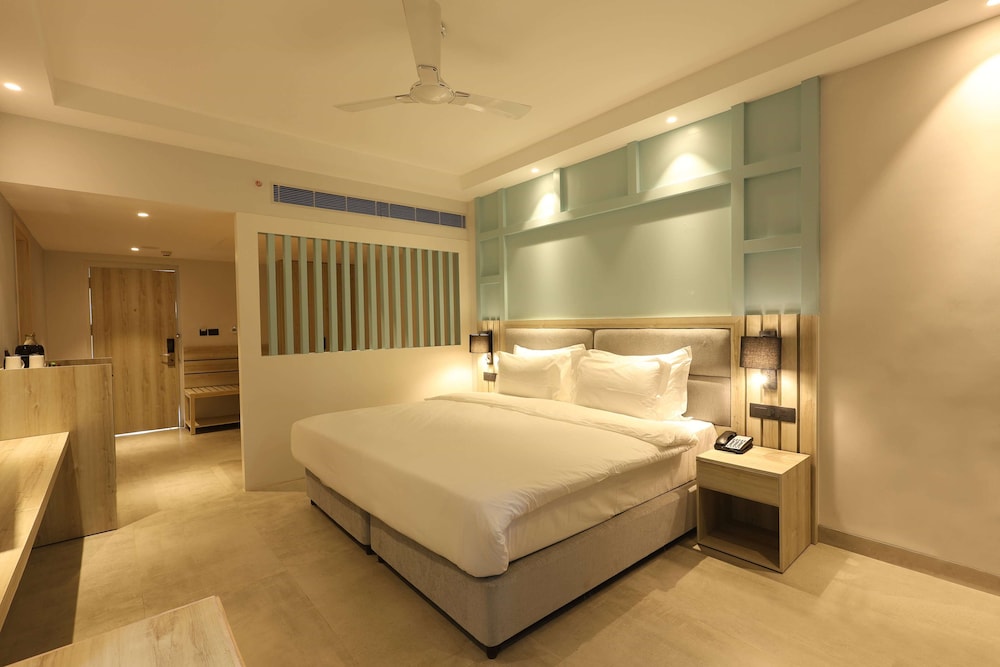 Ramada by Wyndham Goa Arpora — Hotel rooms in Arpora, Goa