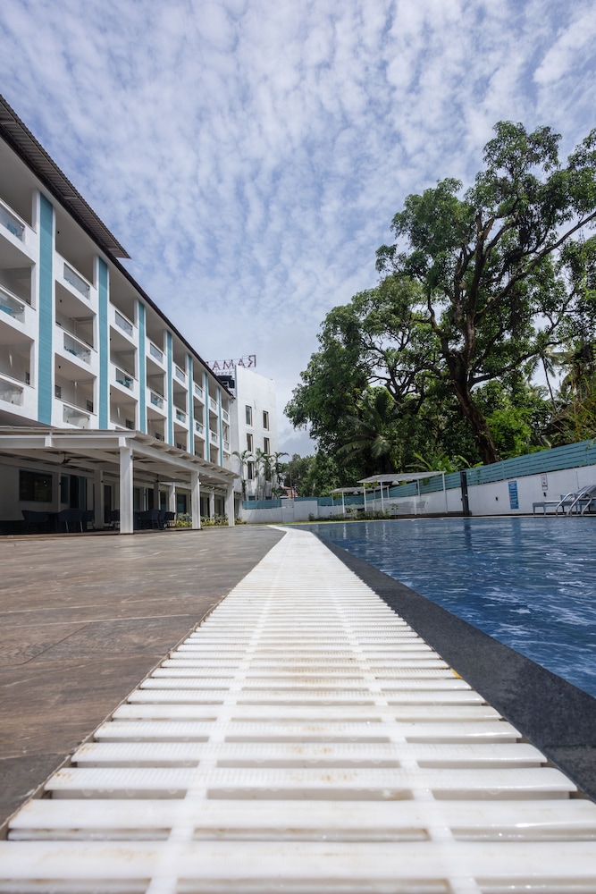 Ramada by Wyndham Goa Arpora — Swimming pool in Arpora, Goa