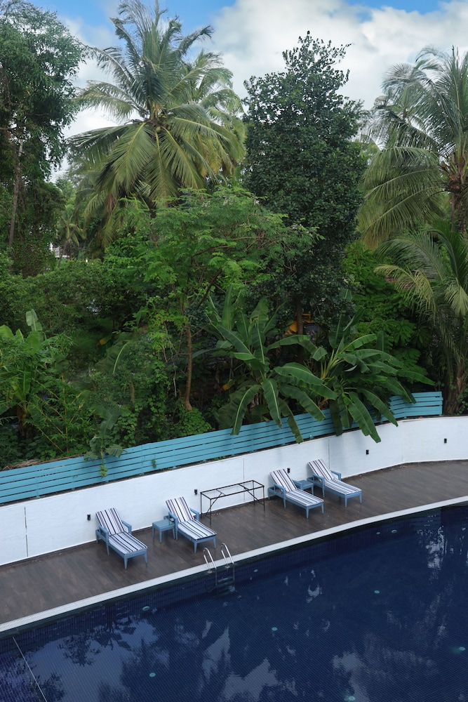 Ramada by Wyndham Goa Arpora — Swimming pool in Arpora, Goa