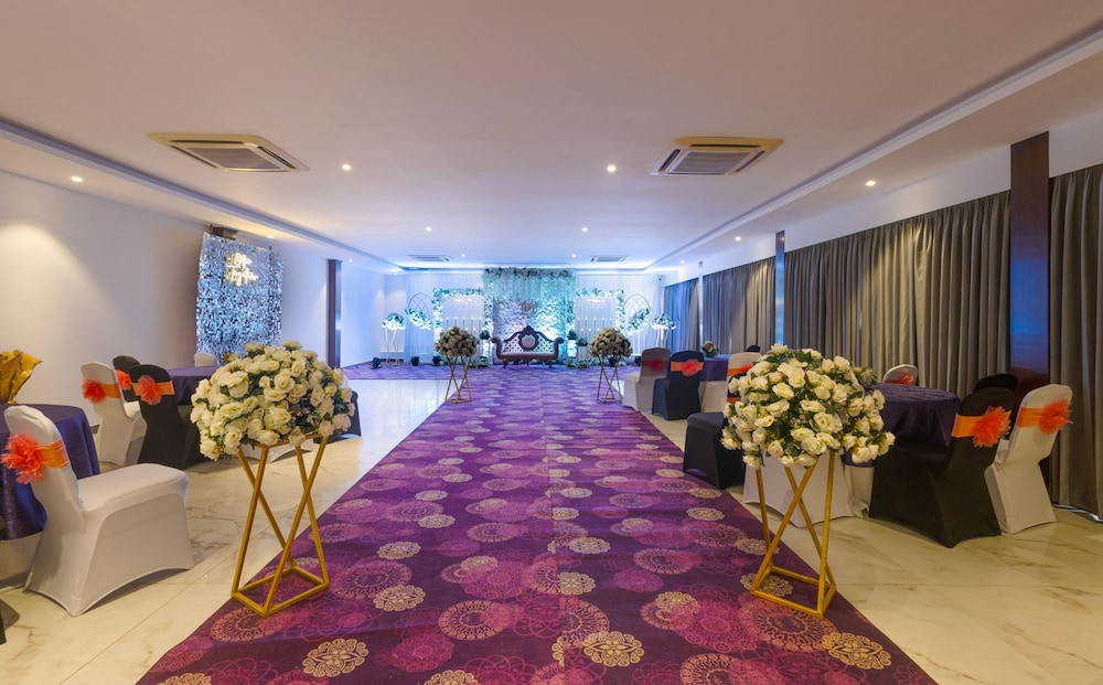 Ramada by Wyndham Goa Arpora — Hotel building in Arpora, Goa