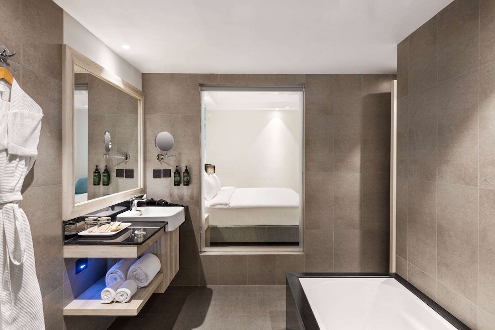 Ramada by Wyndham Goa Arpora — Hotel rooms in Arpora, Goa