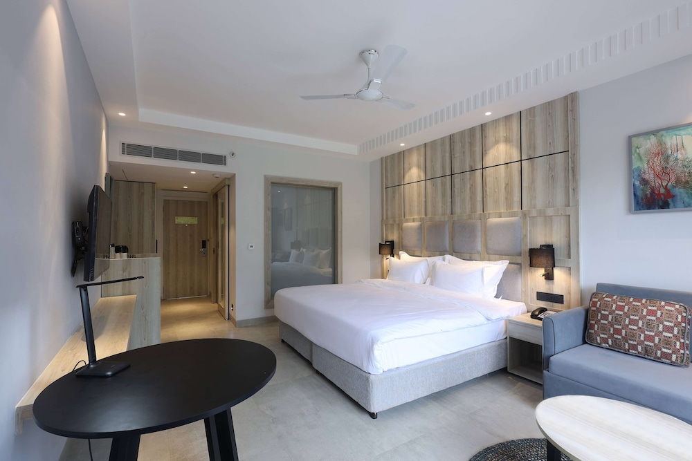 Ramada by Wyndham Goa Arpora — Hotel rooms in Arpora, Goa