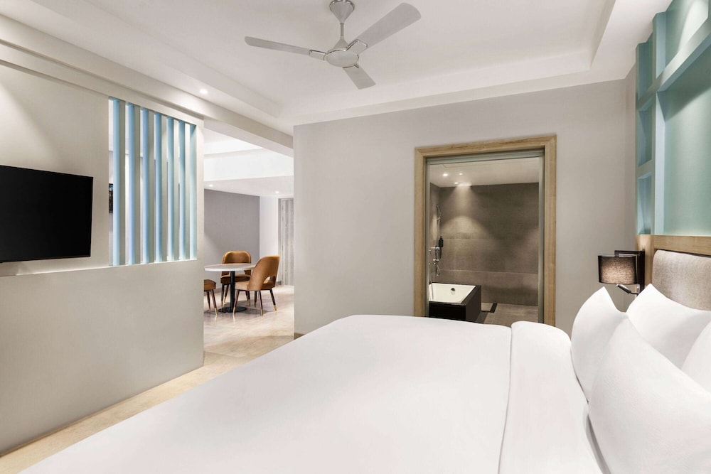 Ramada by Wyndham Goa Arpora — Hotel rooms in Arpora, Goa