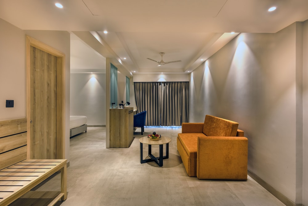 Ramada by Wyndham Goa Arpora — Hotel rooms in Arpora, Goa