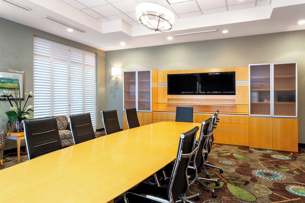 Holiday Inn Winter Haven by IHG — Hotel building in Winter Haven, Florida