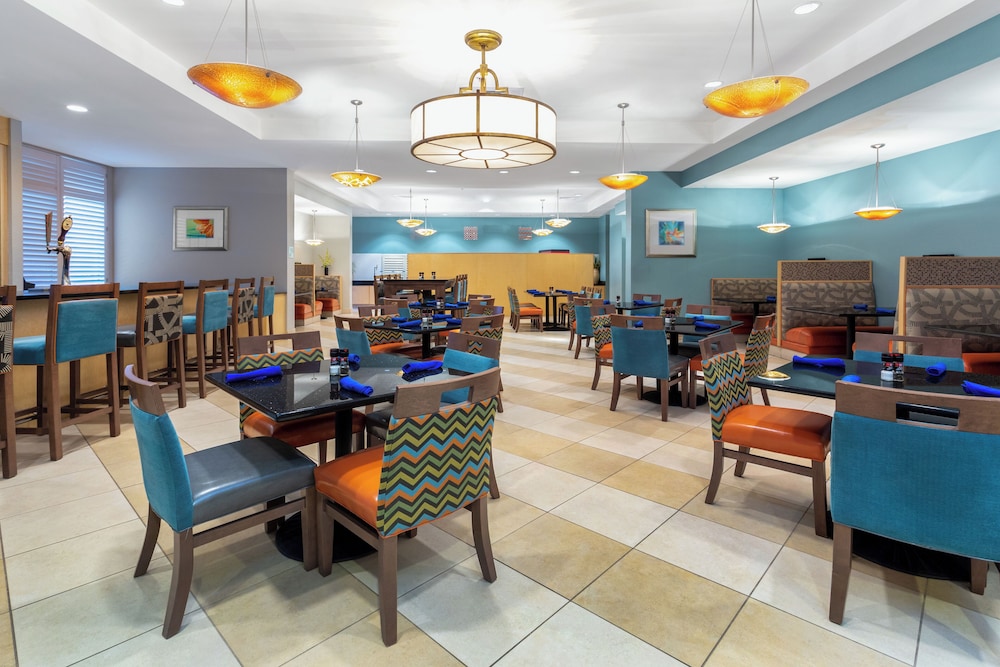 Holiday Inn Winter Haven by IHG — Restaurant & bars in Winter Haven, Florida