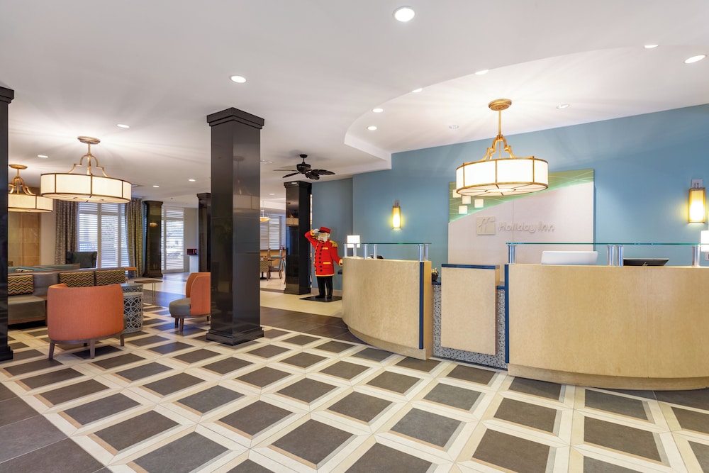 Holiday Inn Winter Haven by IHG — Hotel building in Winter Haven, Florida