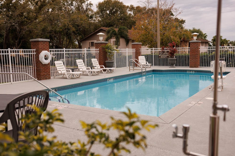 Holiday Inn Winter Haven by IHG — Swimming pool in Winter Haven, Florida