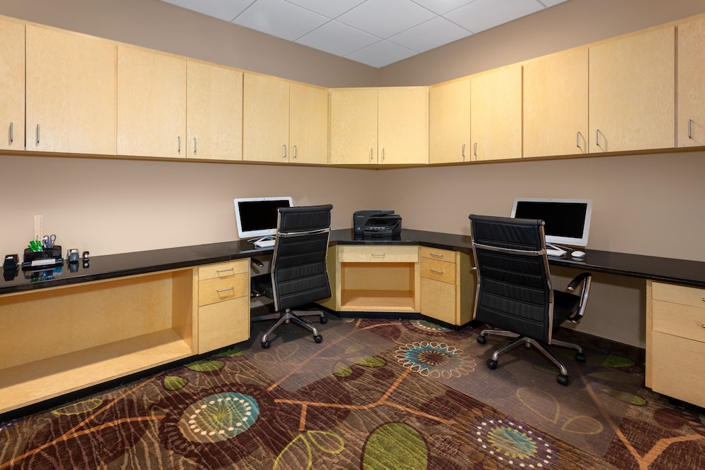 Holiday Inn Winter Haven by IHG — Hotel building in Winter Haven, Florida