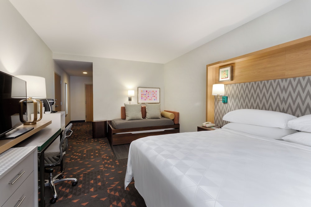 Holiday Inn Winter Haven by IHG — Hotel rooms in Winter Haven, Florida