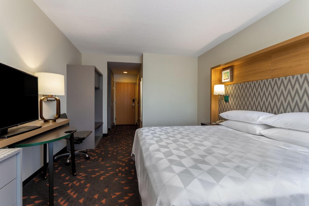 Holiday Inn Winter Haven by IHG — Hotel rooms in Winter Haven, Florida