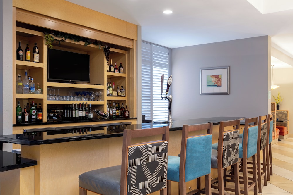 Holiday Inn Winter Haven by IHG — Restaurant & bars in Winter Haven, Florida