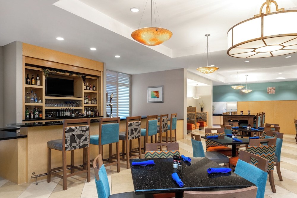 Holiday Inn Winter Haven by IHG — Restaurant & bars in Winter Haven, Florida