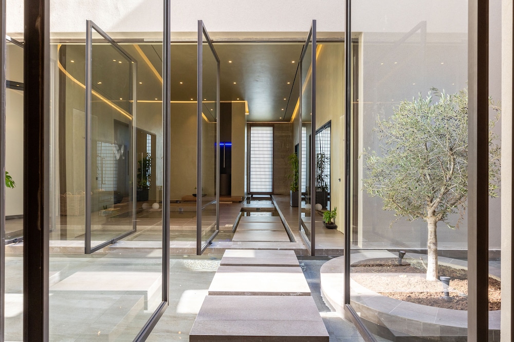 Elios Hill - Sun Kissed Happiness — Hotel building in Hersonissos