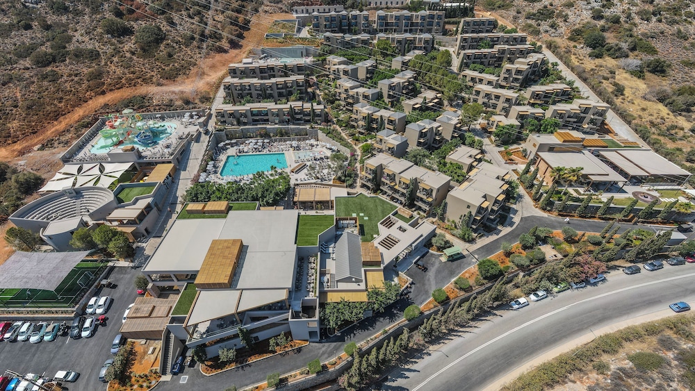 Elios Hill - Sun Kissed Happiness — Swimming pool in Hersonissos