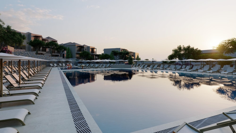 Elios Hill - Sun Kissed Happiness — Swimming pool in Hersonissos