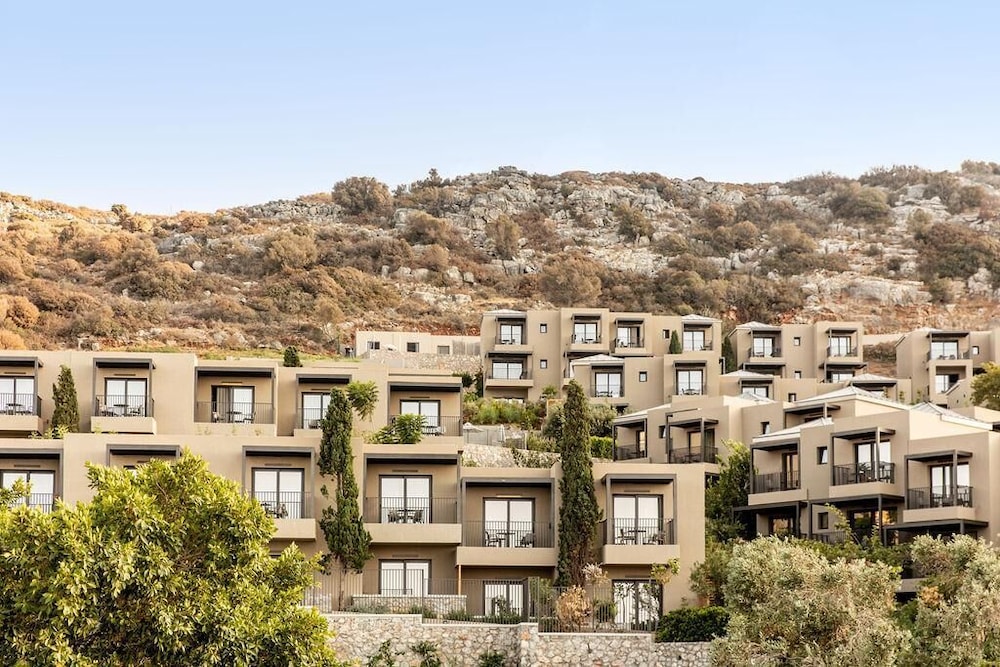 Elios Hill - Sun Kissed Happiness — Hotel building in Hersonissos