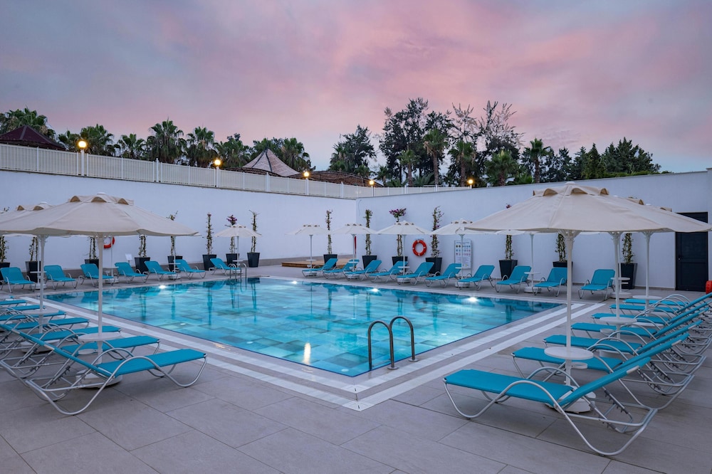 Arcanus Hotels Trendline Side — Swimming pool in Side