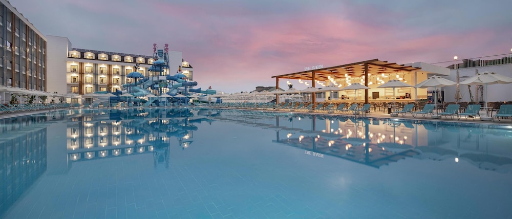 Arcanus Hotels Trendline Side — Swimming pool in Side