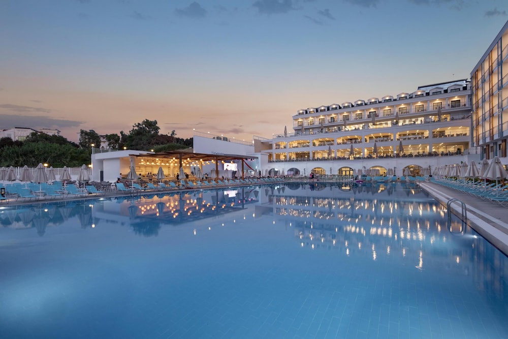 Arcanus Hotels Trendline Side — Swimming pool in Side
