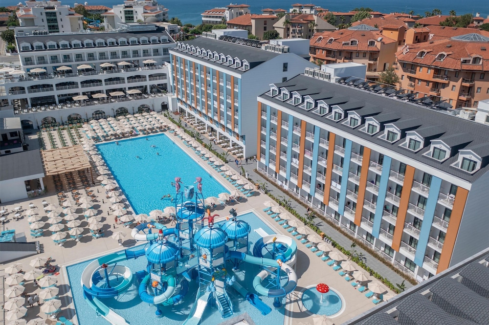 Arcanus Hotels Trendline Side