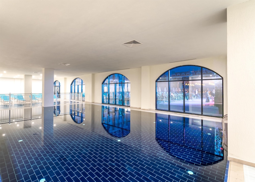 Arcanus Hotels Trendline Side — Swimming pool in Side