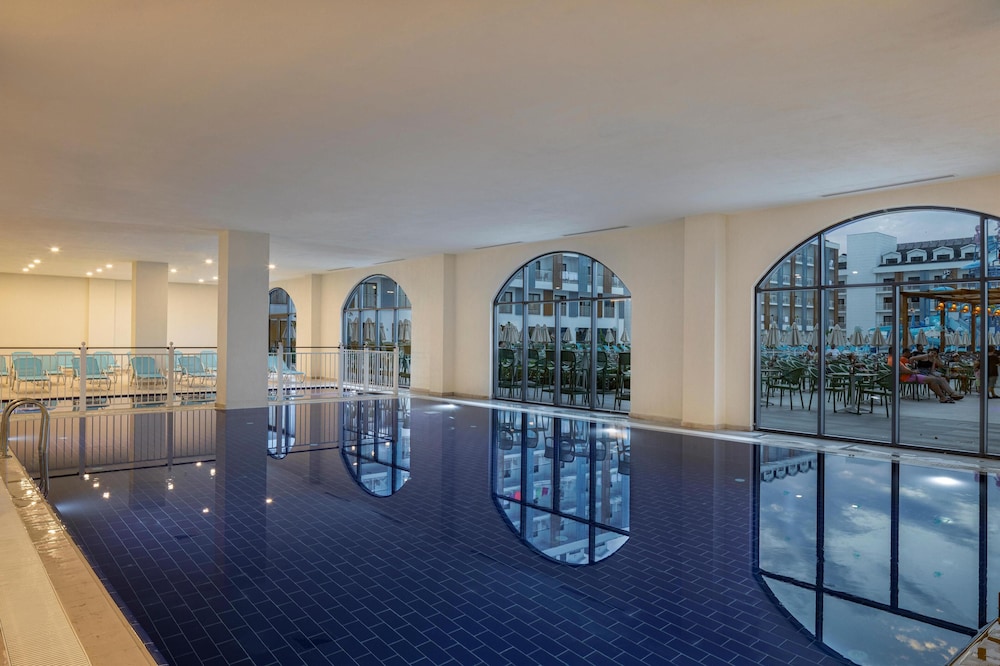 Arcanus Hotels Trendline Side — Swimming pool in Side