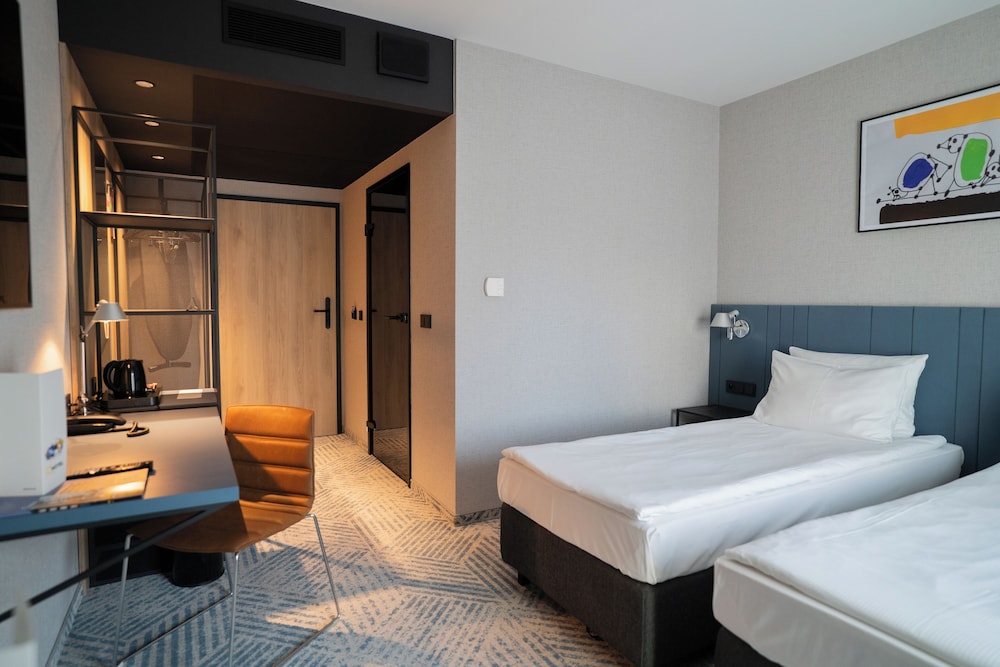 Q Hotel Plus Wroclaw — Wroclaw, Lower Silesia
