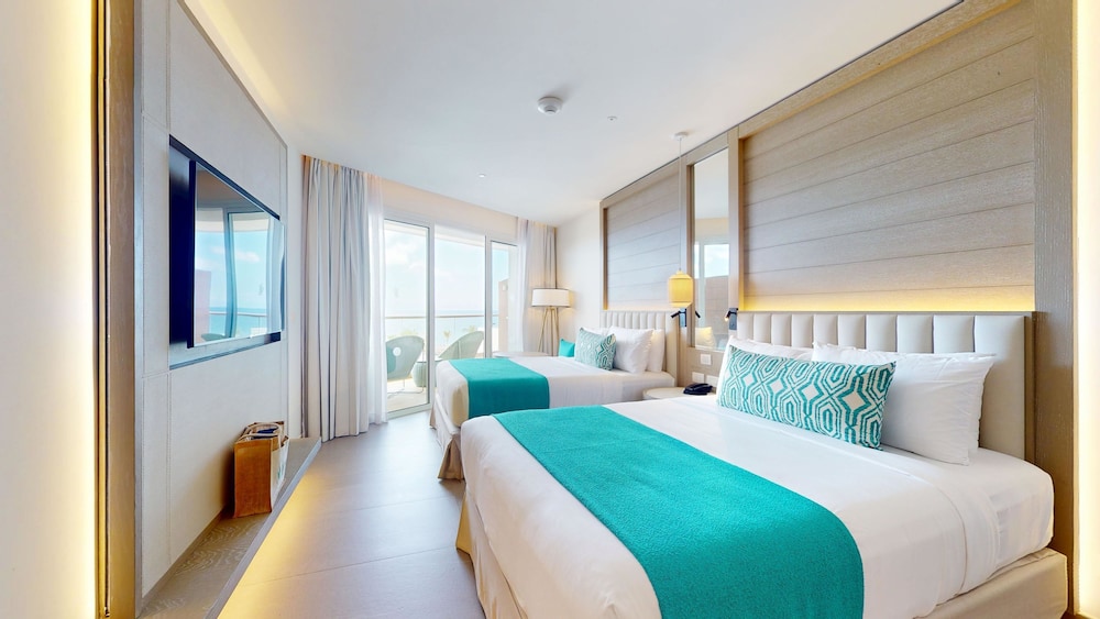 Princess Grand Jamaica Resort - All Inclusive — Hotel rooms in Green Island