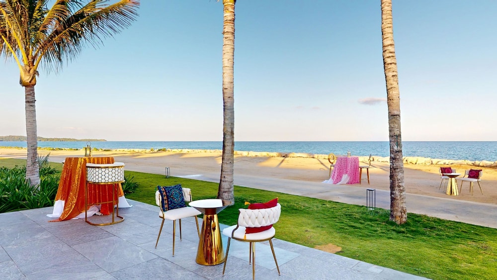 Princess Grand Jamaica Resort - All Inclusive — Beach in Green Island