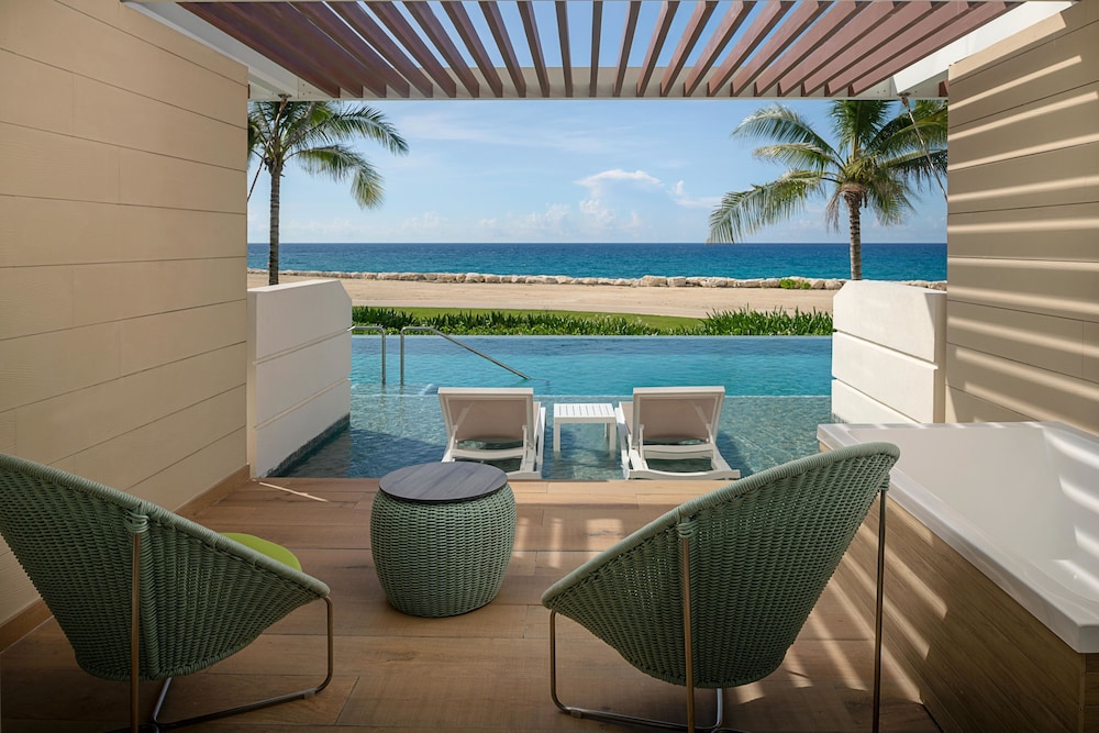 Princess Grand Jamaica Resort - All Inclusive — Hotel rooms in Green Island