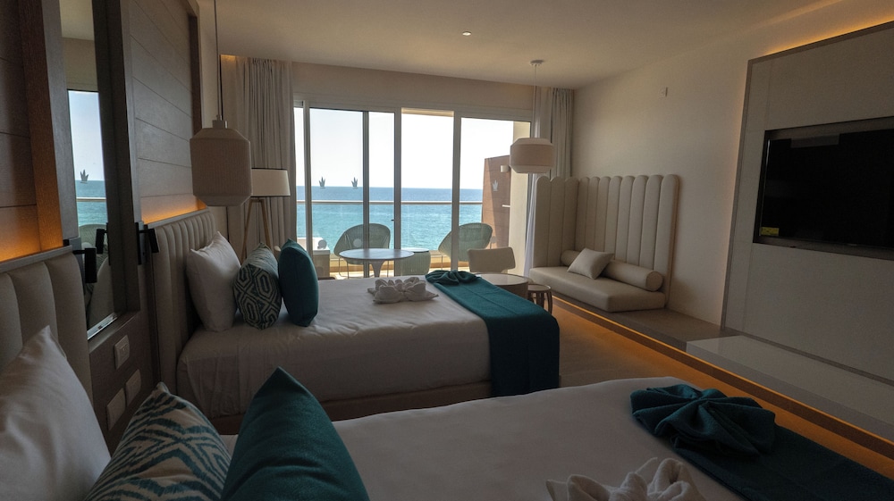 Princess Grand Jamaica Resort - All Inclusive — Hotel rooms in Green Island
